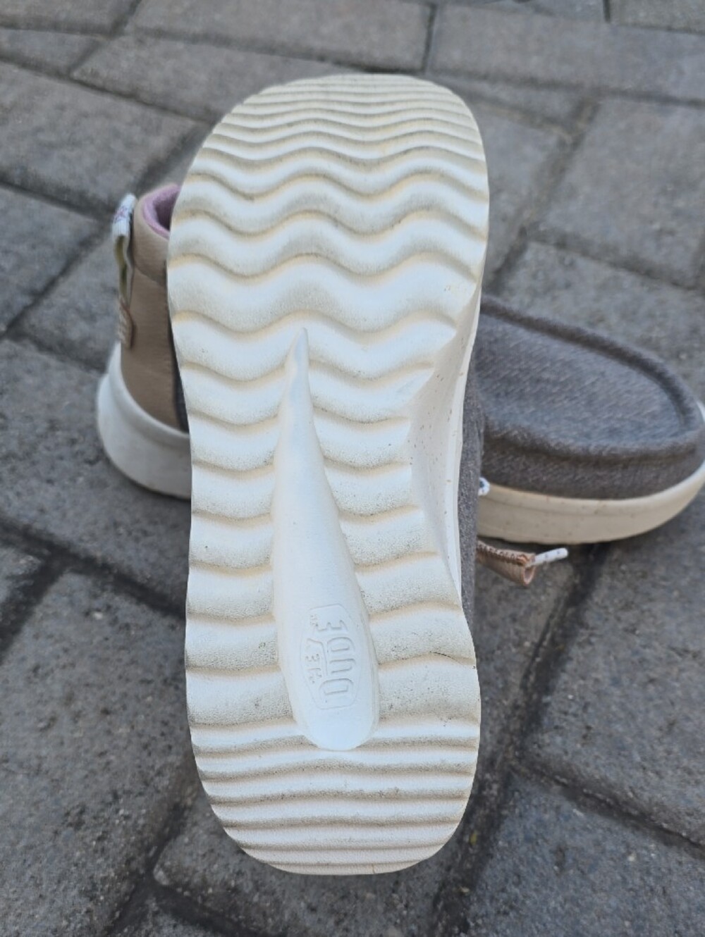 Womens Size 7 Platform Hey Dude Casual Gray High-Top Shoes with Pink Lining - Picture 4 of 6